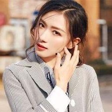 万茜自爆一年潜七次,一年潜入七次，揭秘她的神秘生活